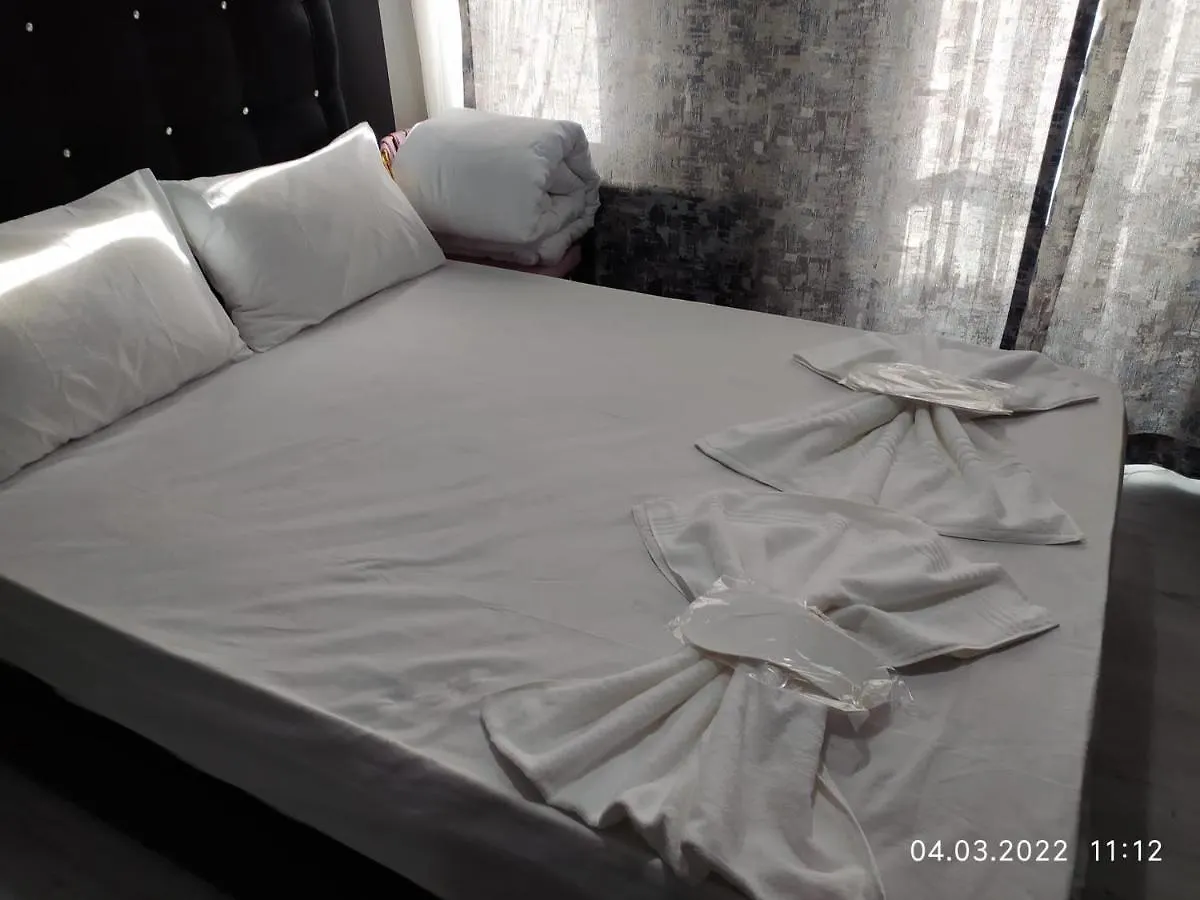 Eyüp Kral Small Suit İstanbul Türkiye