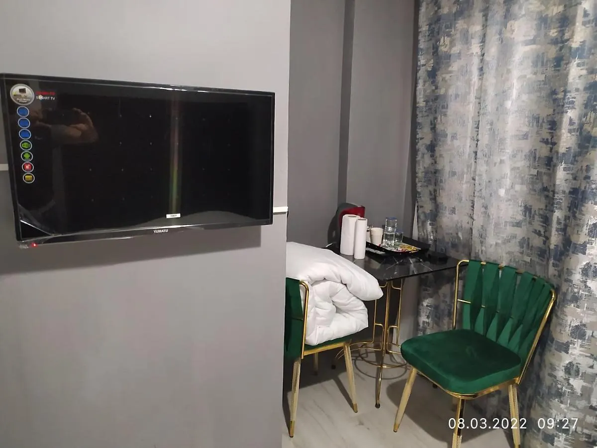 Eyüp Kral Small Suit İstanbul 0*,  Türkiye