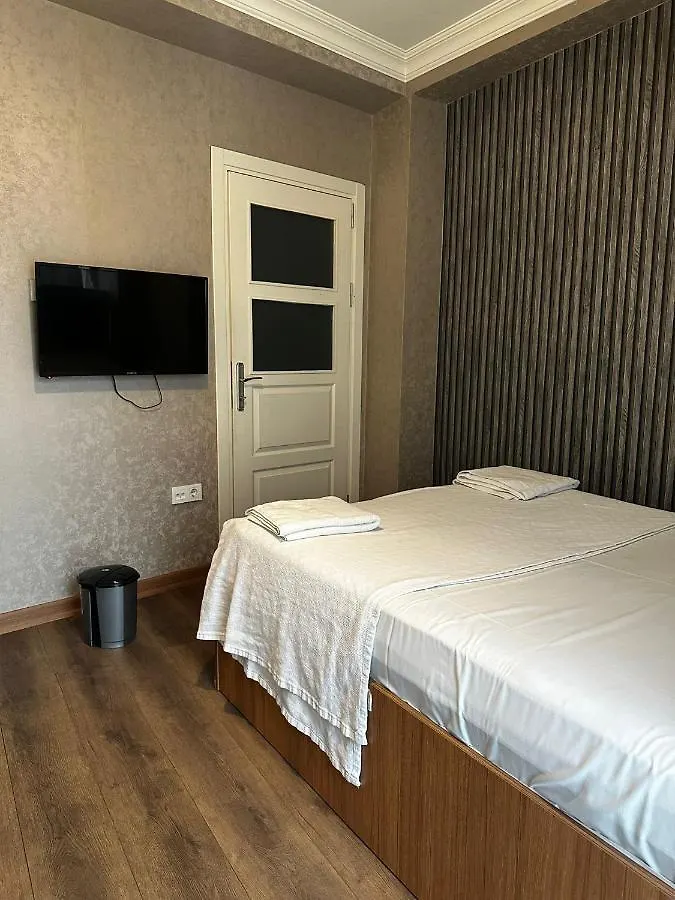 Eyüp Kral Small Suit İstanbul Türkiye