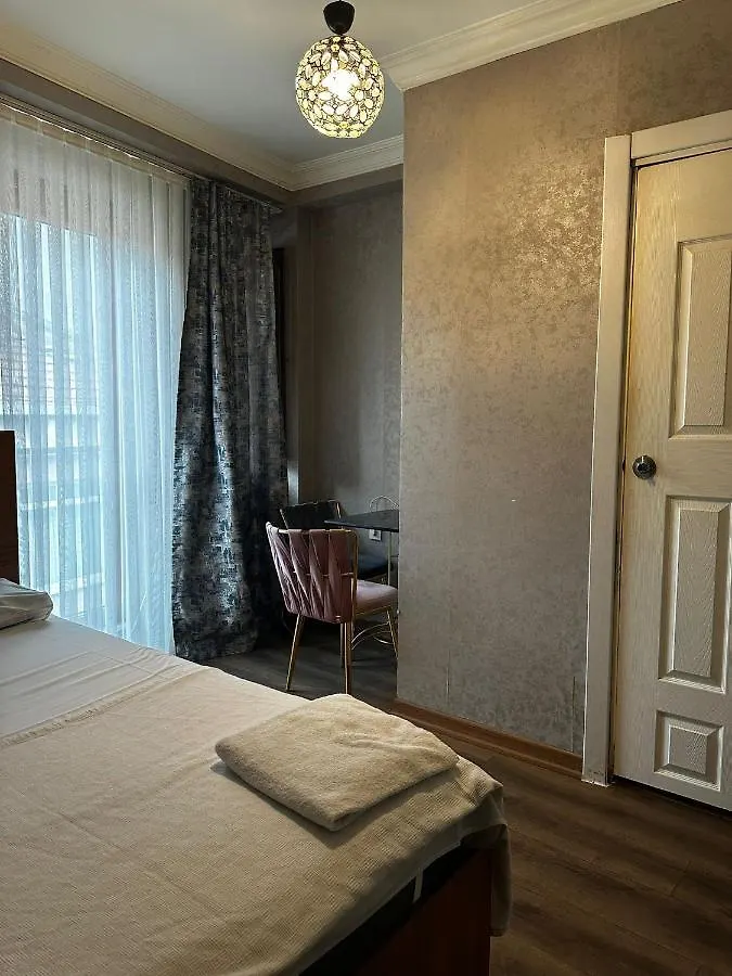 Eyüp Kral Small Suit İstanbul