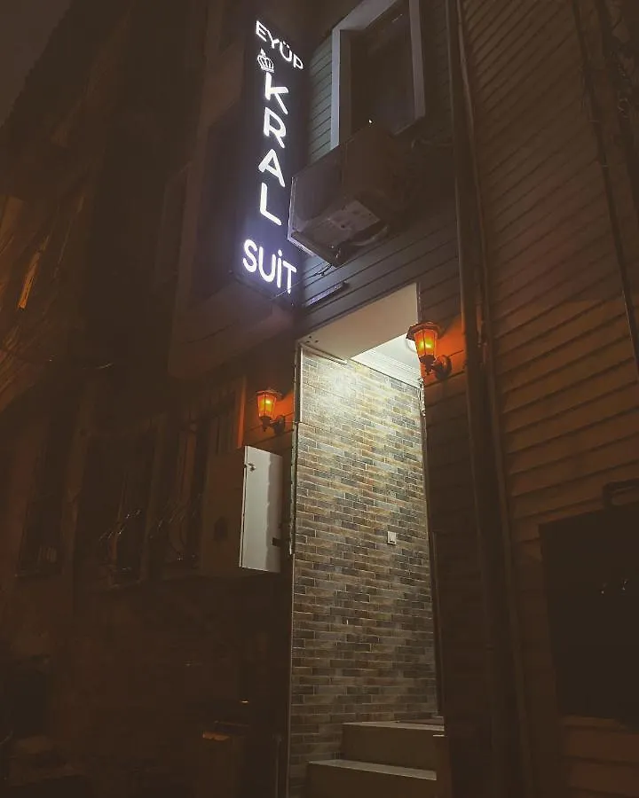 Eyüp Kral Small Suit İstanbul 0*,  Türkiye