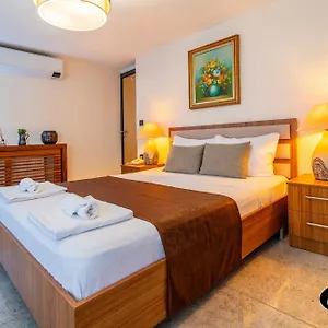 Costa Karakoy Hotel