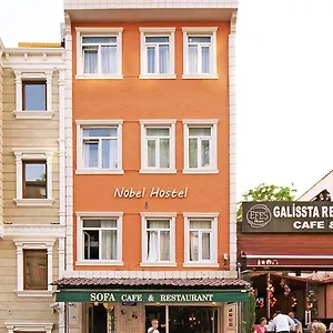  Hostal Nobel