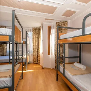  Hostal Taksim Wooden House