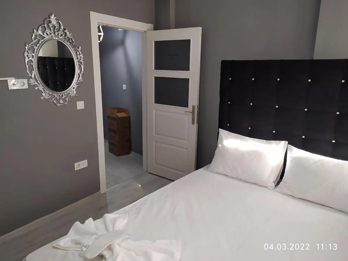 Eyuep Kral Small Suit Istanbul 0*,  Turkey